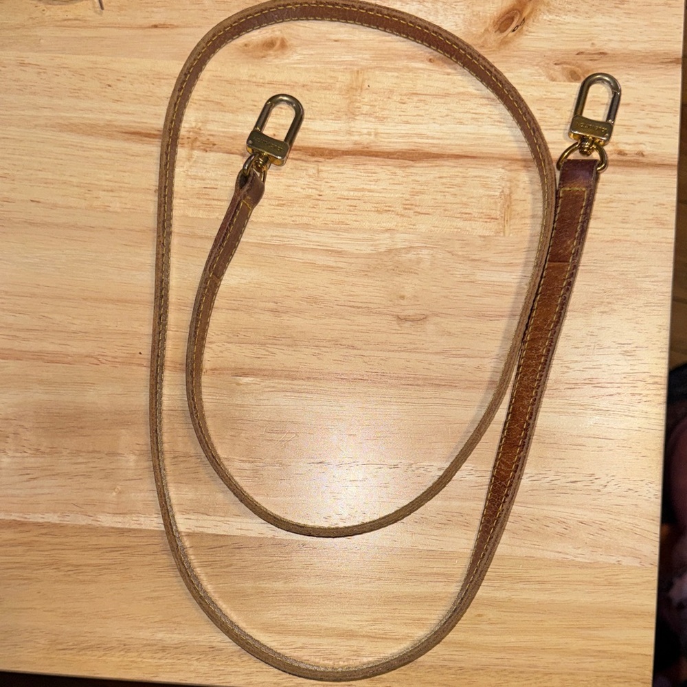 Louis Vuitton Brown Vachetta Leather Shoulder Strap with Gold Hardware